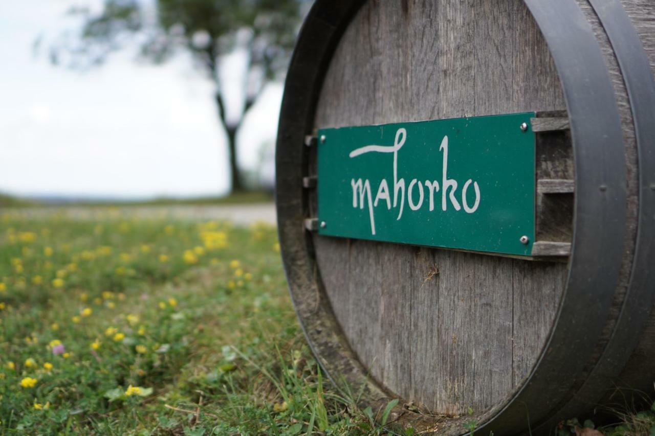 Mahorko Wein Wellness Wasserbueffel Glanz an der Weinstraße Eksteriør bilde